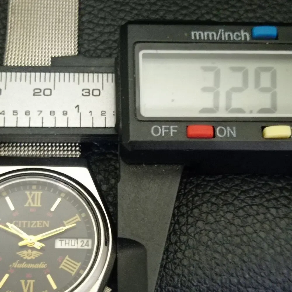 Vintage 1980 Citizen Automatic Mens Silver Watch W/daydate & Gold accents - Picture 7 of 10